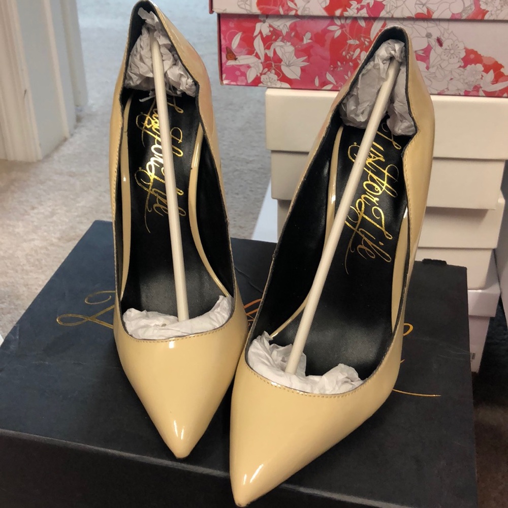 Lust For Life Patton Leather Pumps